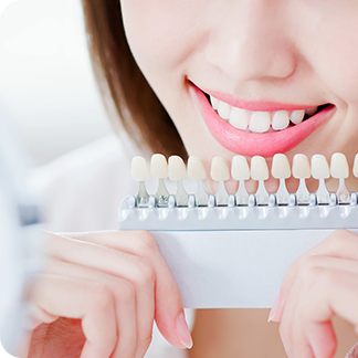 ホワイトニング【輝く白い歯へ】